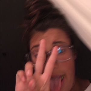 Meet your Posher, Hailey